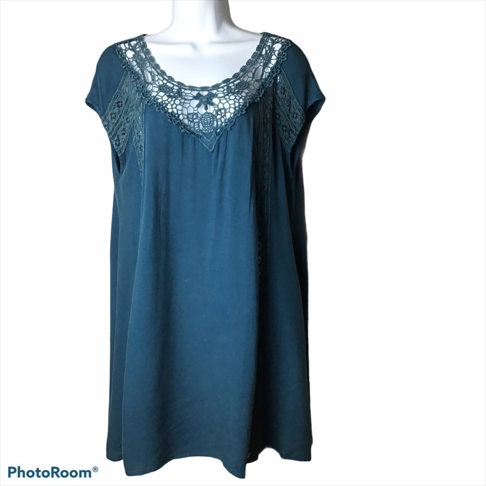 SNOW-WASH Lace Trimmed Dress